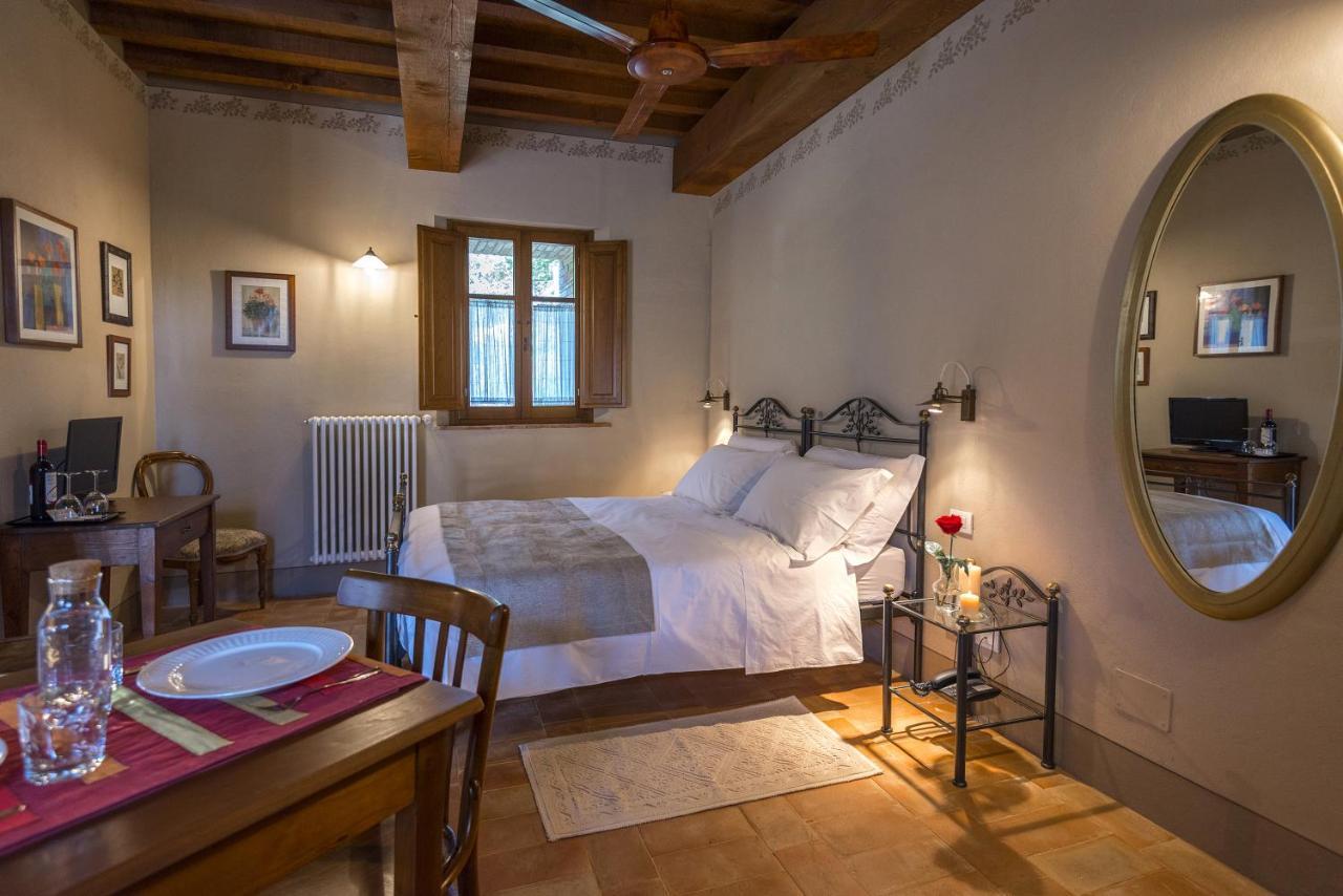 Podere Carceroni Poggi del Sasso Luaran gambar