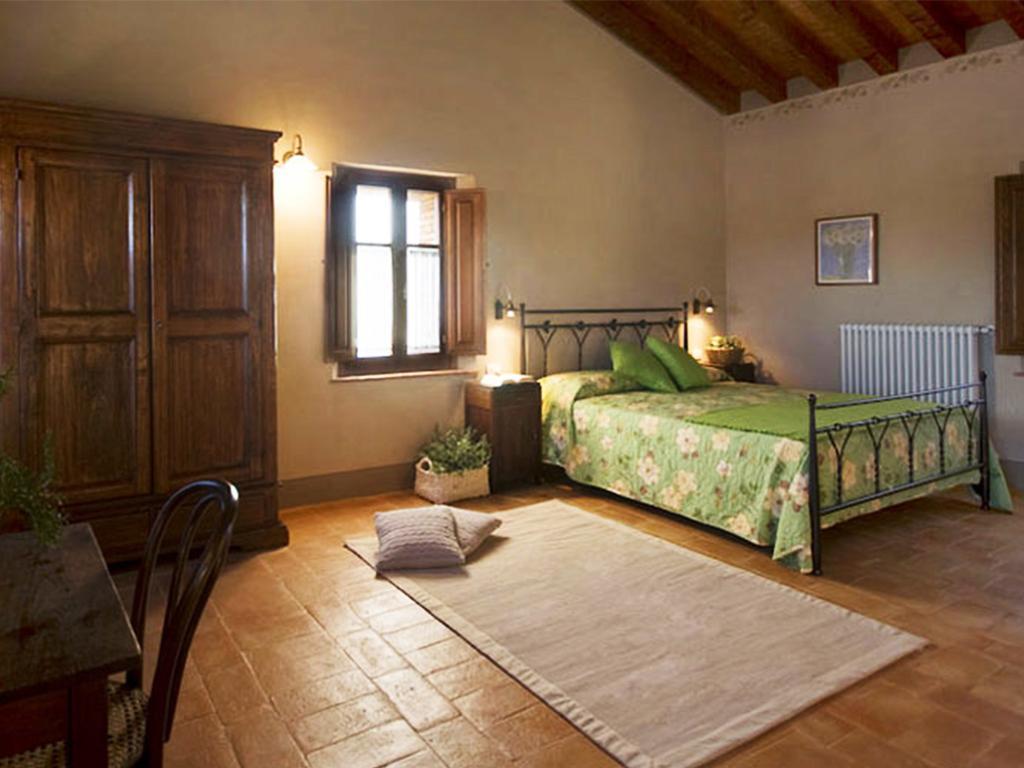 Podere Carceroni Guest House Poggi del Sasso Luaran gambar