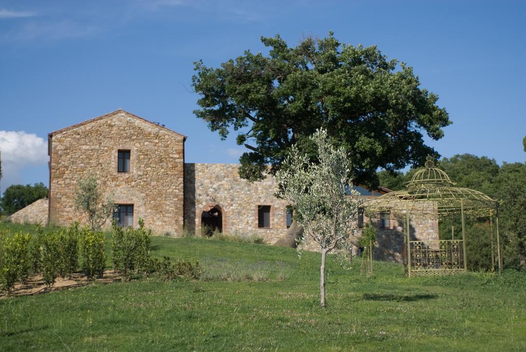 Podere Carceroni Poggi del Sasso Luaran gambar