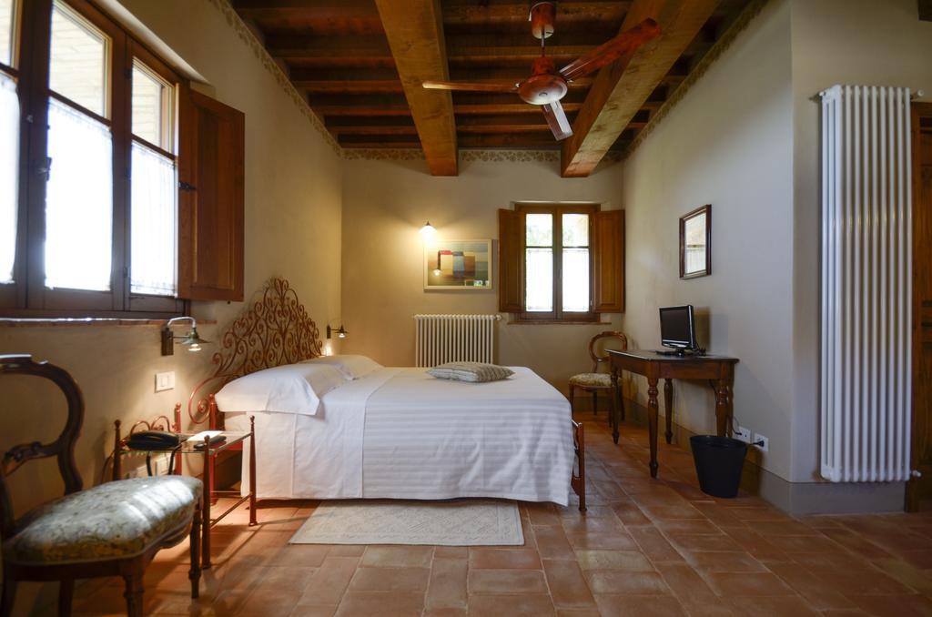 Podere Carceroni Guest House Poggi del Sasso Bilik gambar