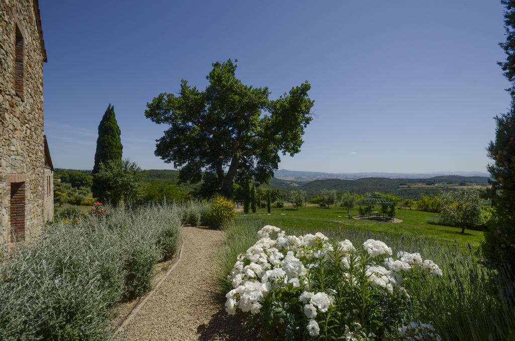 Podere Carceroni Guest House Poggi del Sasso Luaran gambar