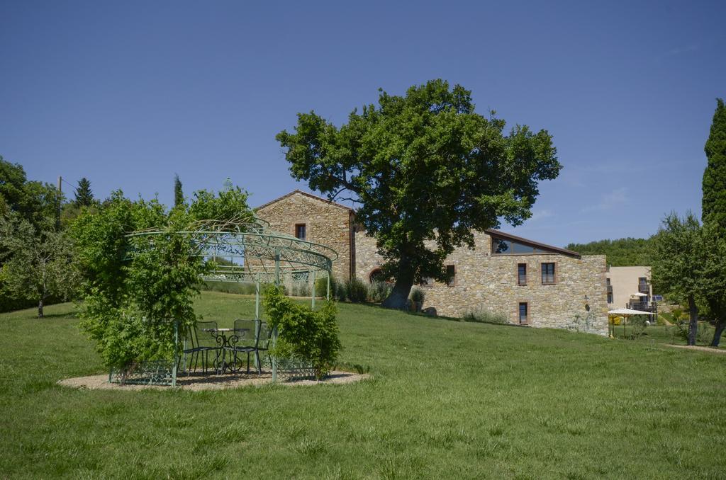 Podere Carceroni Guest House Poggi del Sasso Luaran gambar